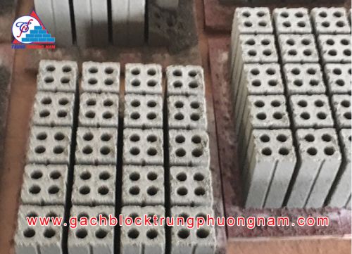 Gạch không nung 4 lỗ 80x80x180